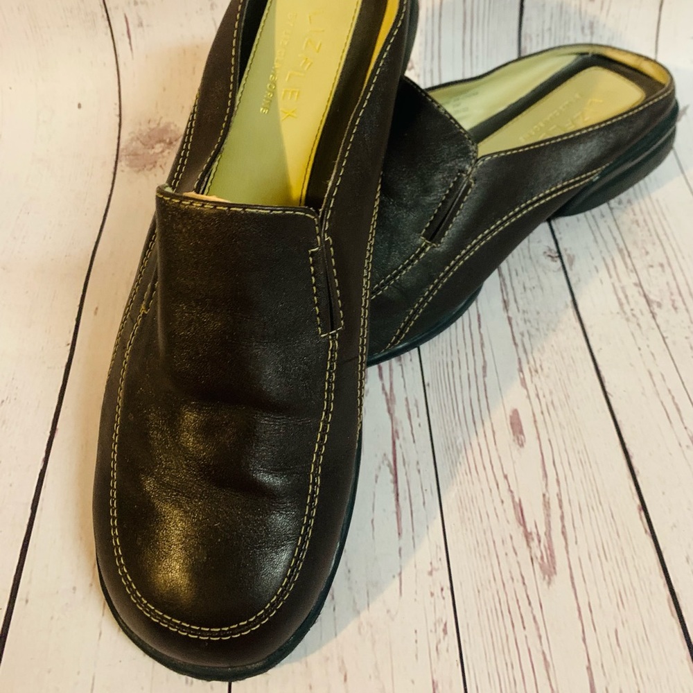 3/$25 🌻 Size 9 Dark Brown mule Loafers - LizFlex